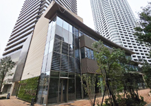 パークタワー西新宿　施設棟　全景